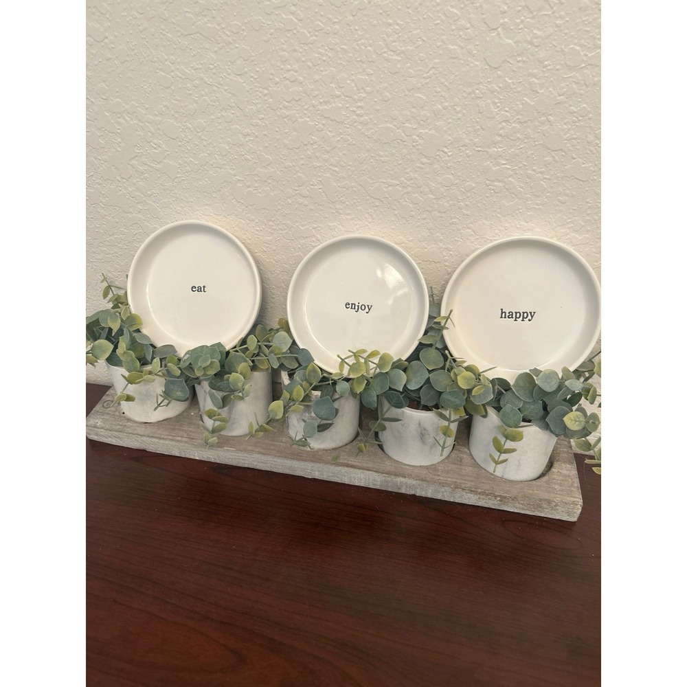 Coffee Break Plates with the words "eat", "enjoy", and‎ "happy"